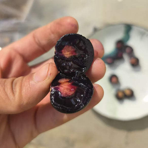 933 Sweet Black Almond Cherry Tomato, 5 Seeds